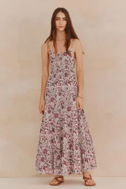 Abril. Vestido tirantes.