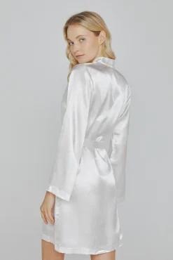Bata de mujer Ivette Bridal corta de satén en blanco