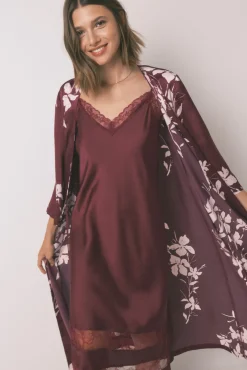 Bata larga floral granate