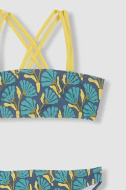 Bikini de flores con contraste azul