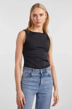 Body cuello cerrado.