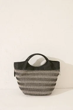 Bolso mediano rafia flecos negro