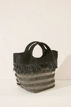 Bolso mediano rafia flecos negro