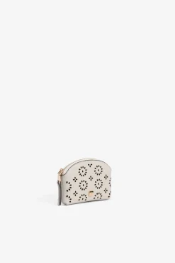 Bolso pequeño con patrón perforado