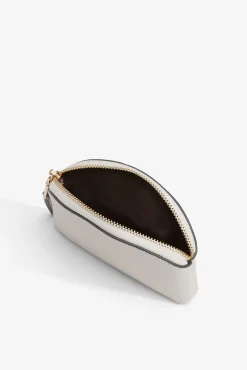 Bolso pequeño con patrón perforado