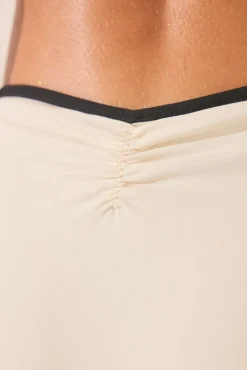 Braga bikini clásica negro ribete