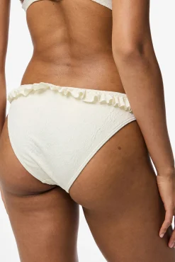 Braga de bikini romántico
