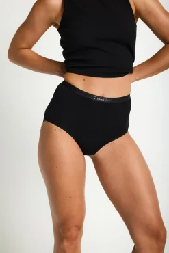 Braga menstrual clásica brief alta bambú negra absorción ligera moderada