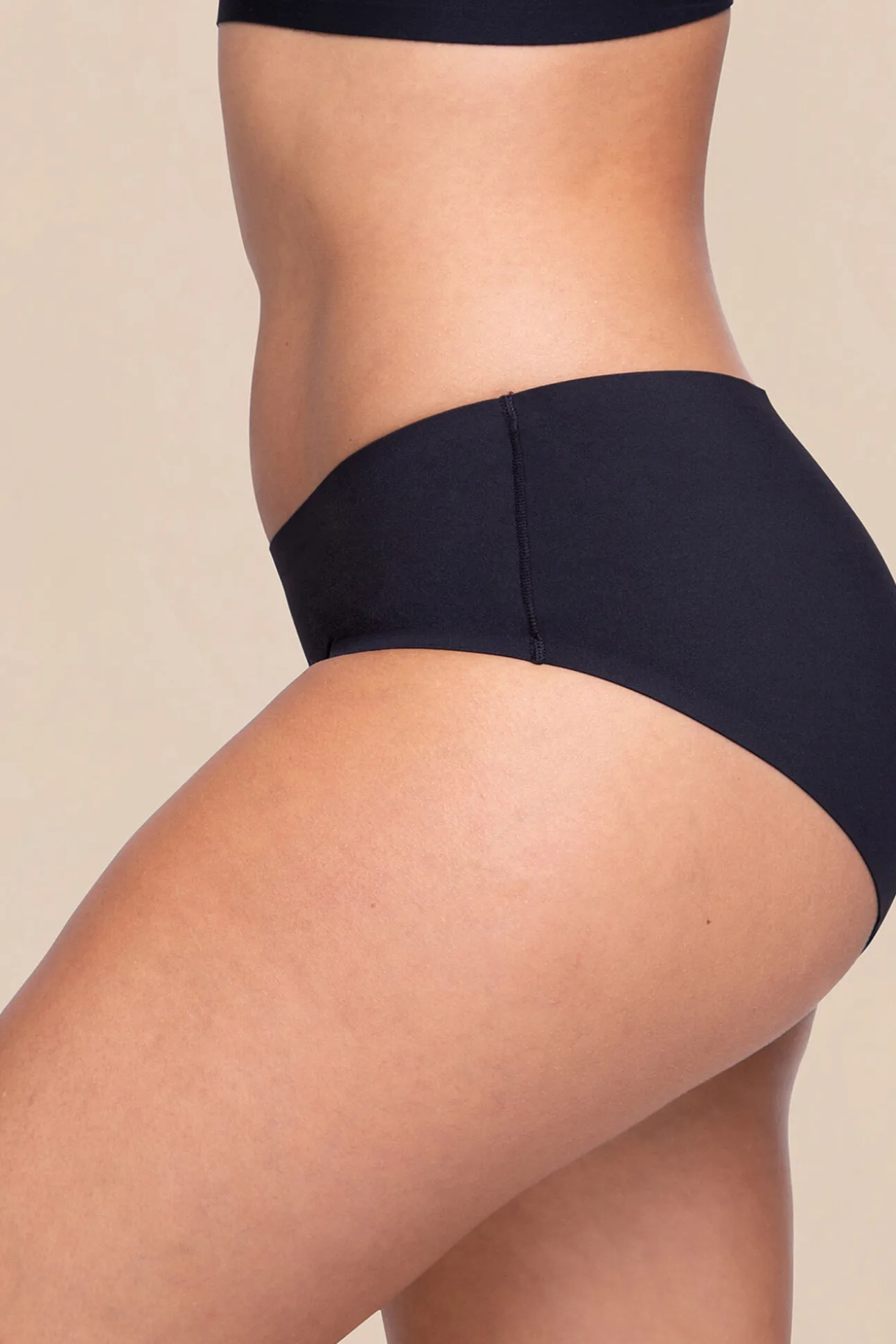 Braga menstrual clásica negra – Absorción media