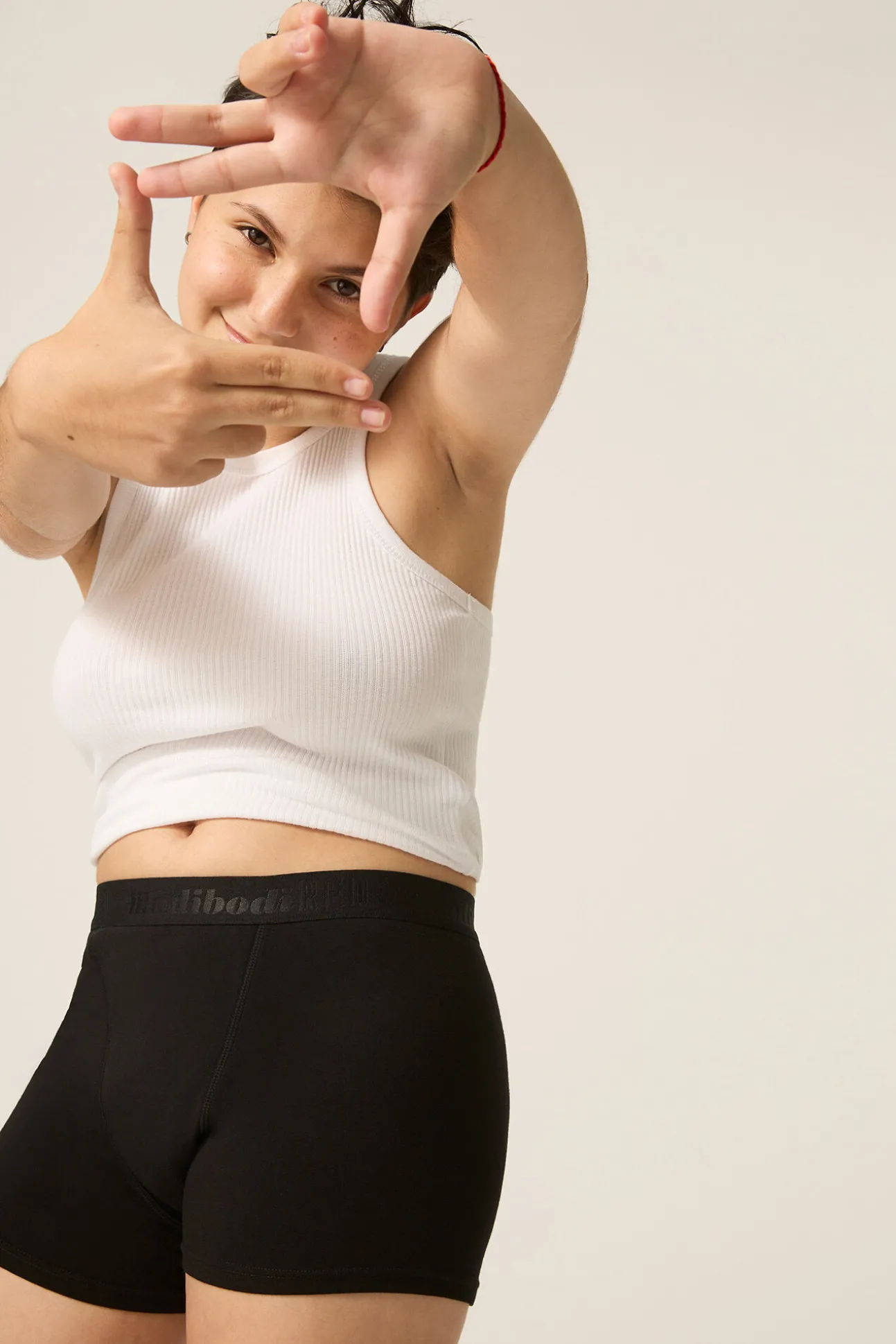 Braguita menstrual adolescente hipster boyshort algodón orgánico negra absorción Moderada Abundante