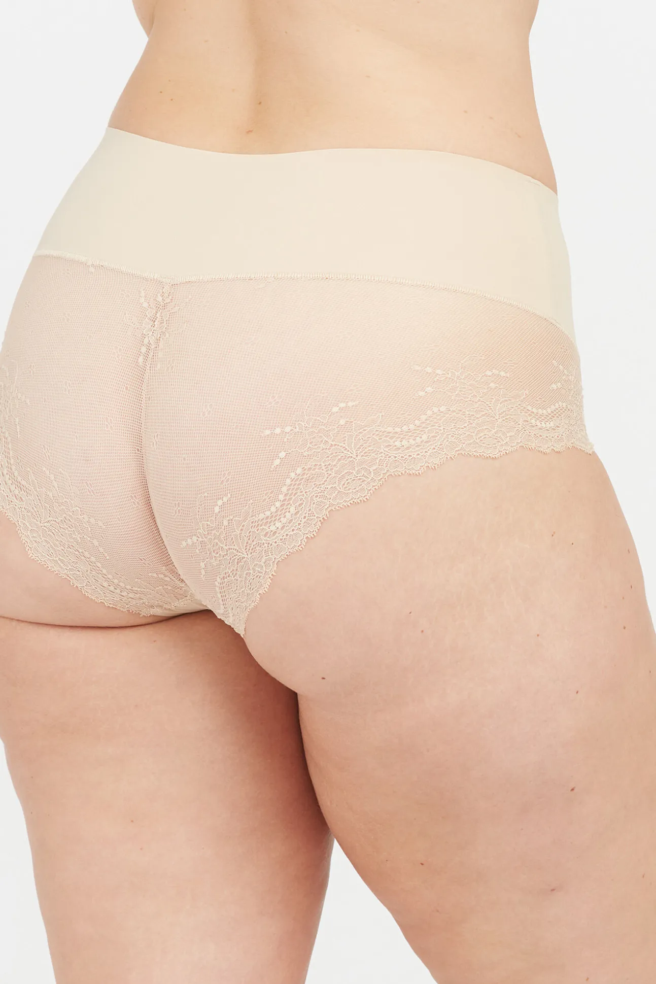 Braguita moldeadora invisible encaje nude Spanx