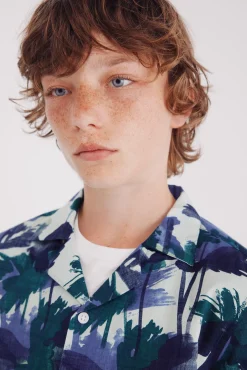 Camisa flores niño