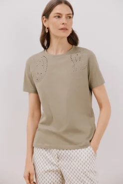Camiseta bordada