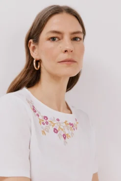 Camiseta bordado floral