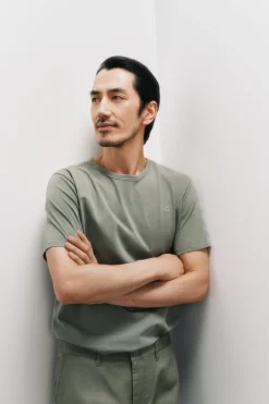 Camiseta básica con bordado avión OOTO