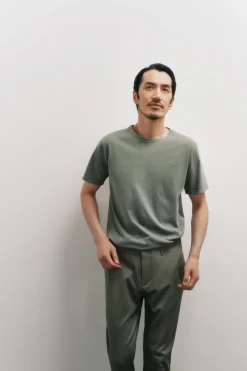 Camiseta básica con bordado avión OOTO