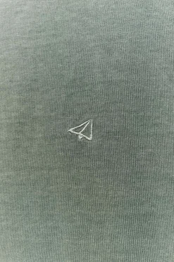 Camiseta básica con bordado avión OOTO