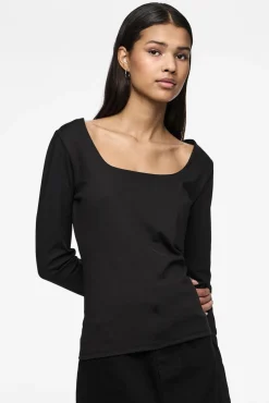 Camiseta básica escote reversible