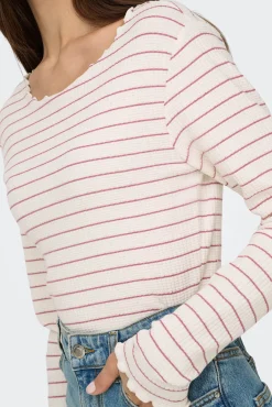 Camiseta corta manga larga bordes ondulados