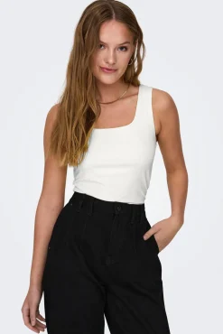Camiseta cuello cuadrado