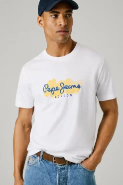 Camiseta de manga corta con logo y estampado frontal.