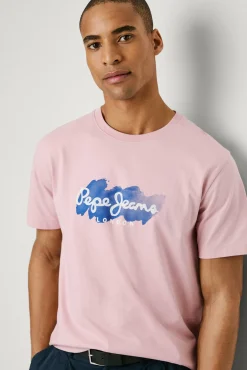 Camiseta de manga corta con logo y estampado frontal.
