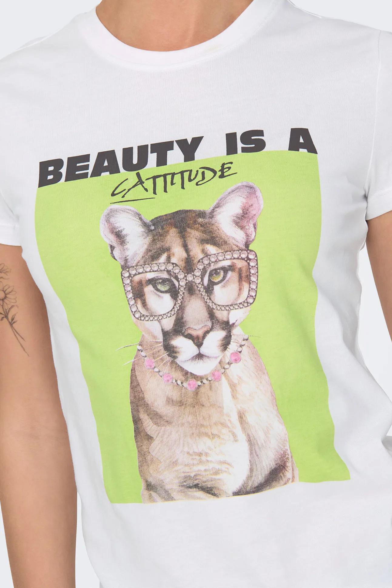 Camiseta de manga corta con dibujo frontal