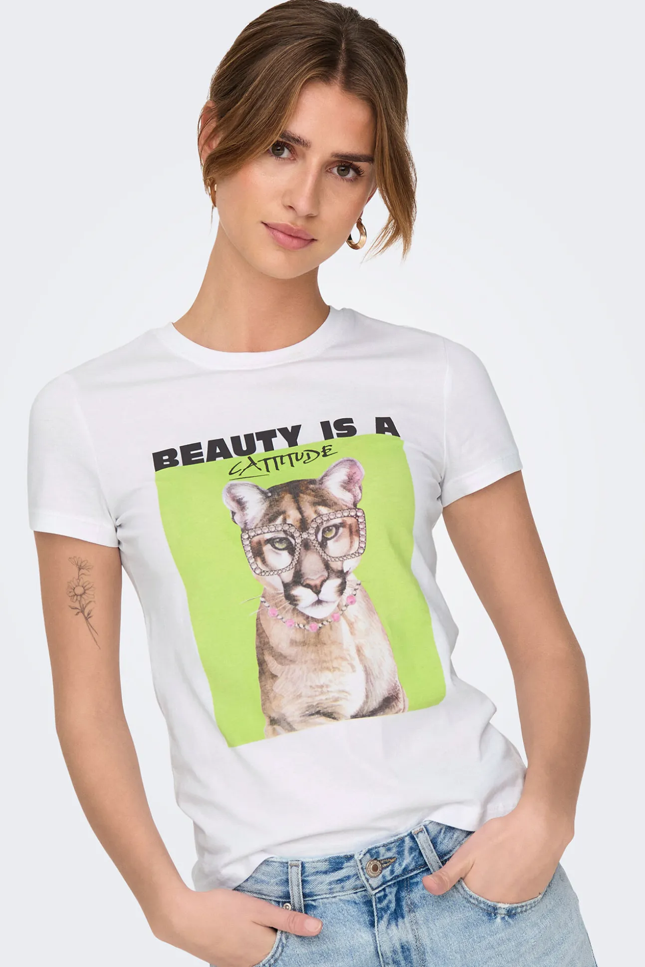 Camiseta de manga corta con dibujo frontal