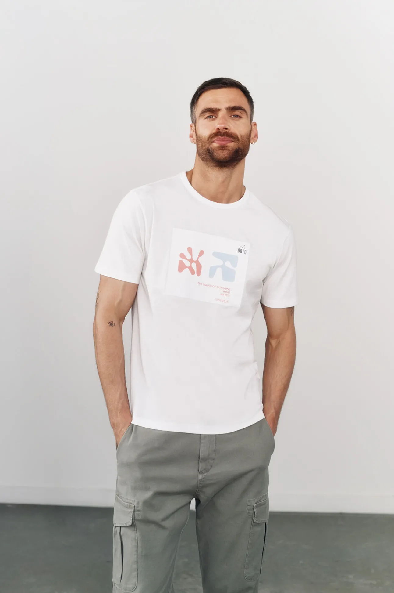 Camiseta gráfica lavada OOTO