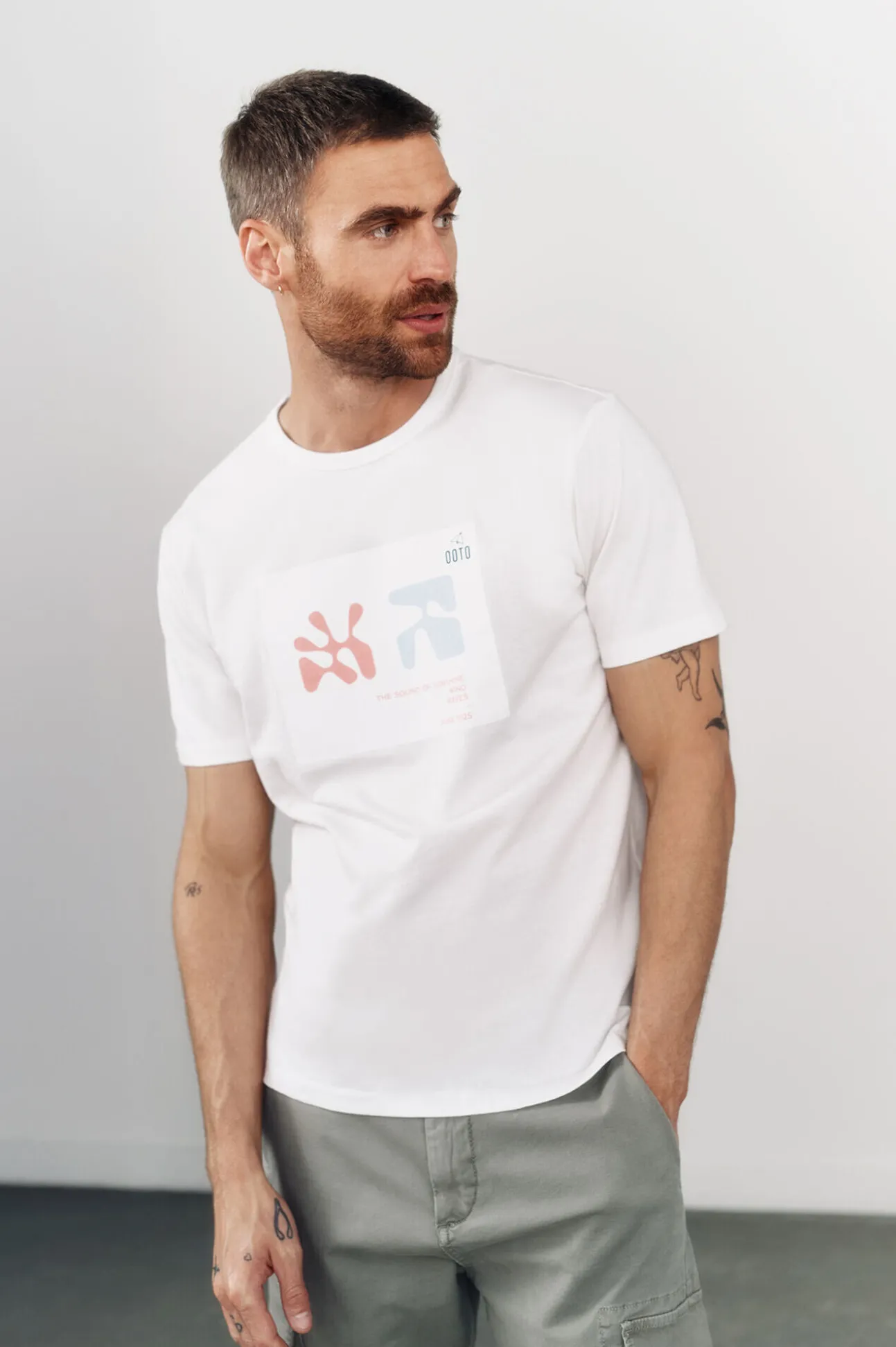 Camiseta gráfica lavada OOTO