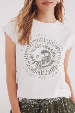 Camiseta gráfica étnica