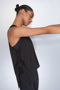 Camiseta halter asimétrica negro
