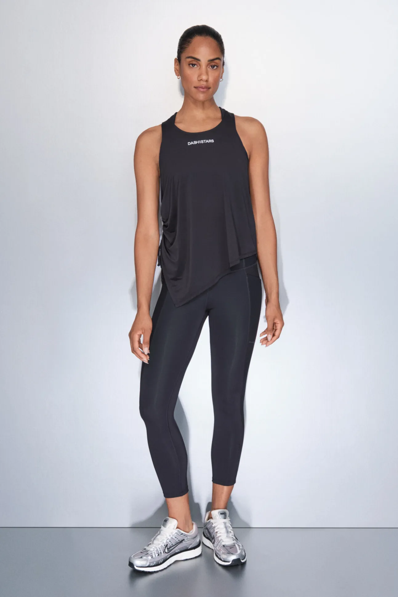 Camiseta halter asimétrica negro