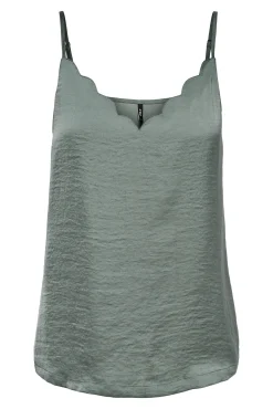 Camiseta regular fit tirantes