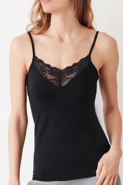 Camiseta termal de mujer con encajes de tirantes