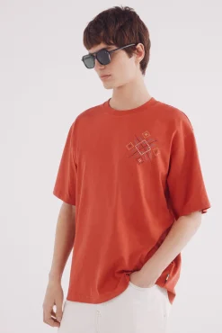 Camiseta étnica