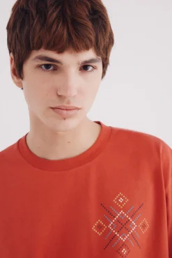 Camiseta étnica