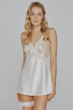 Camisón Ivette Bridal de satén con tanga en blanco