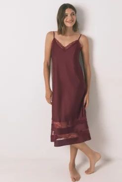 Camisón largo encaje vino