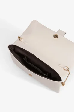Cartera de mano efecto piel con relieve
