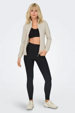 Chaqueta técnica cuello alto