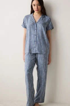 Conjunto de pijama camisero largo gris rayas