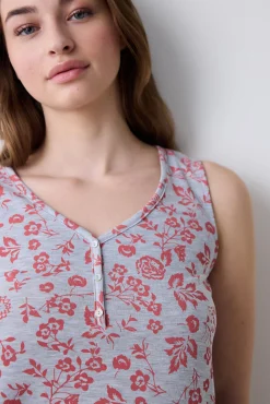 Conjunto de pijama corto rosa flores