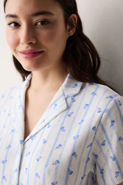 Conjunto de pijama largo camisero flores y rayas