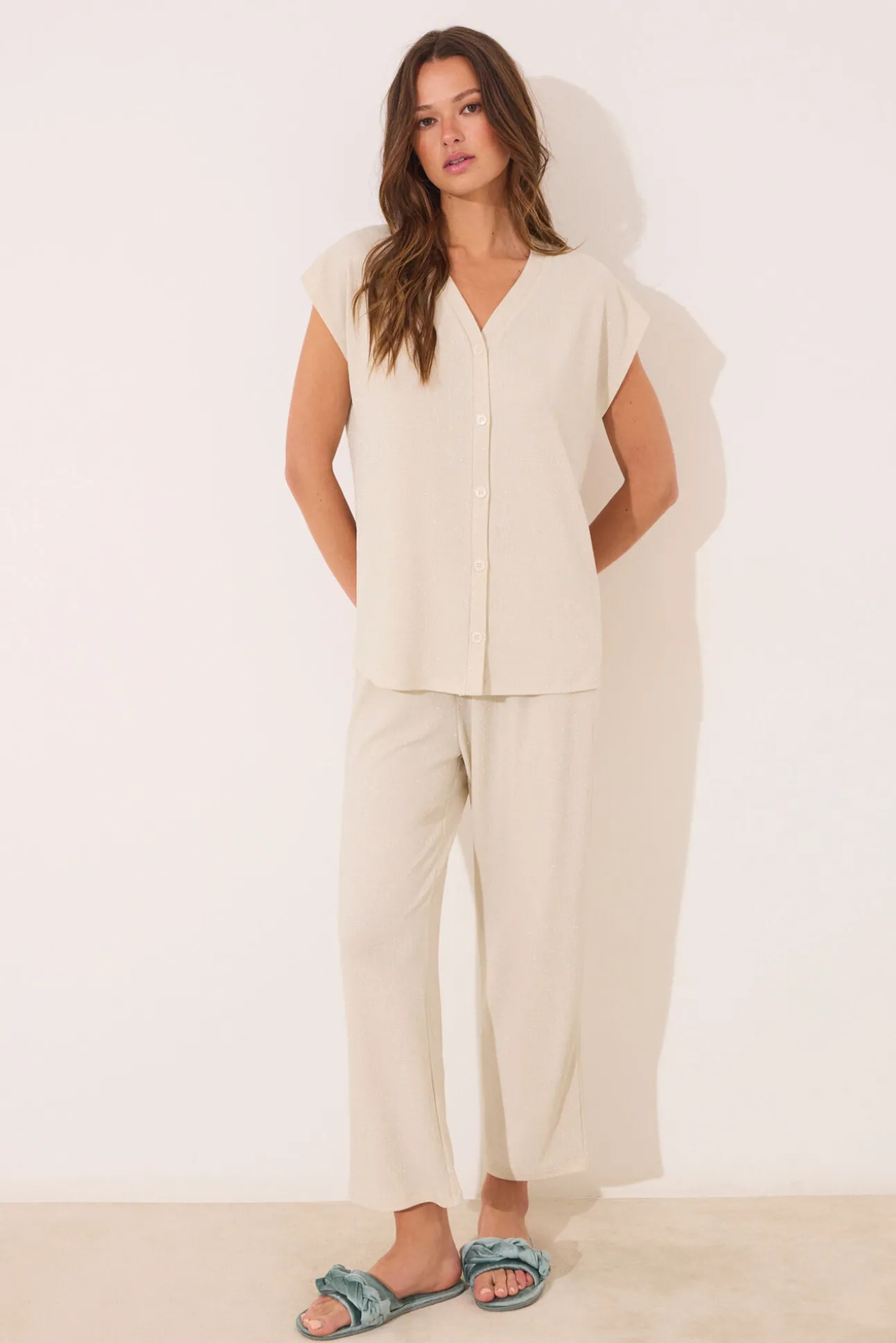 Conjunto pantalón y camiseta marfil lurex