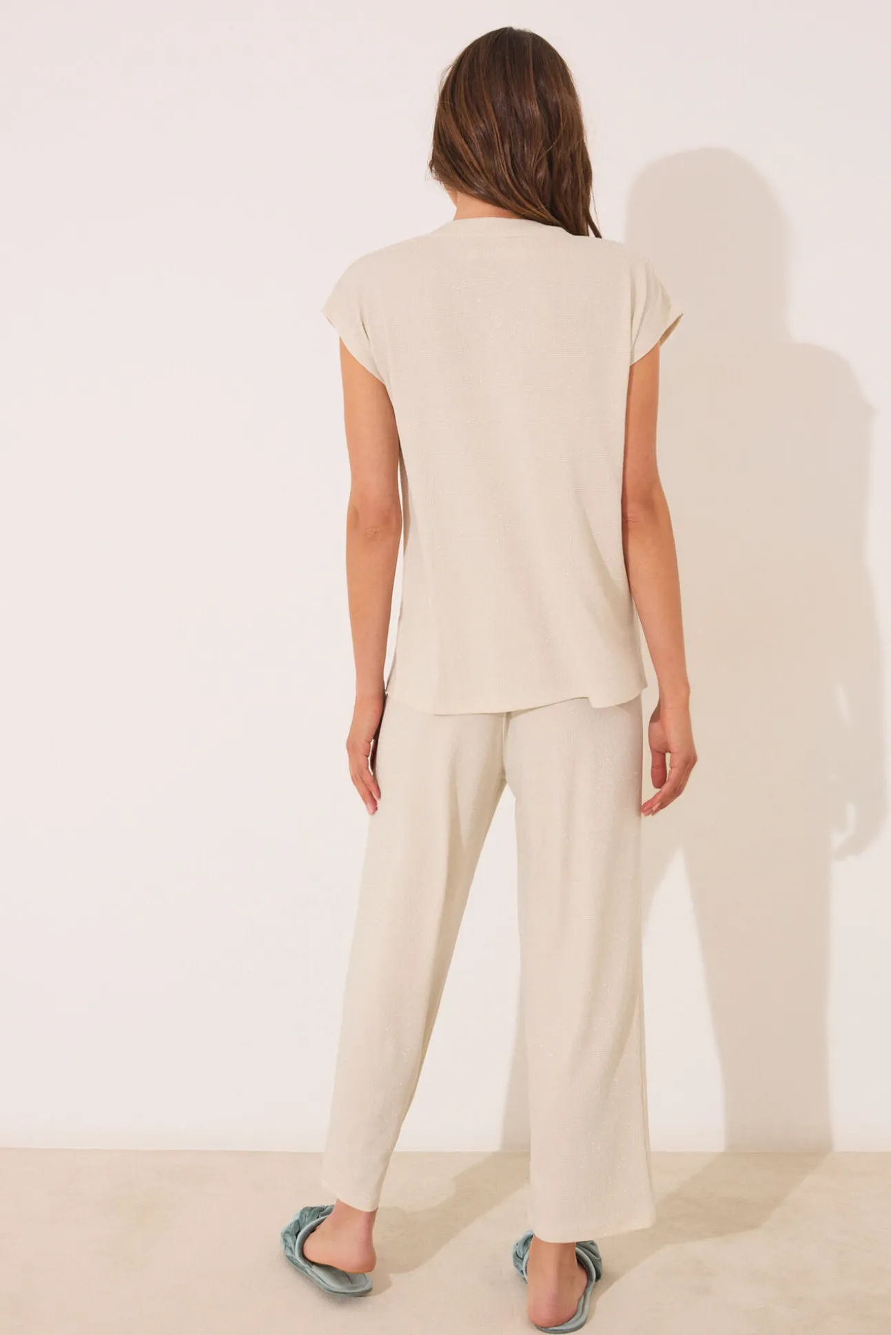 Conjunto pantalón y camiseta marfil lurex