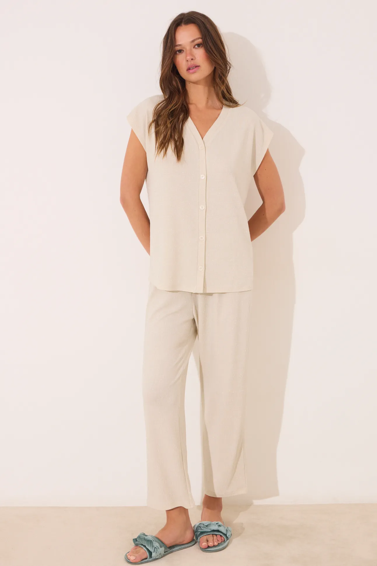 Conjunto pantalón y camiseta marfil lurex