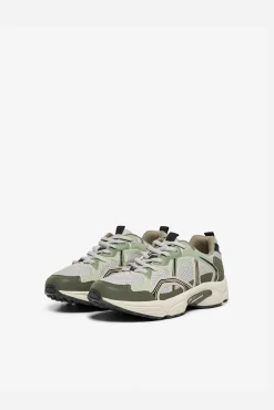 Deportivas cordones diseño