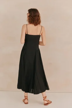 Leah. Vestido con godets