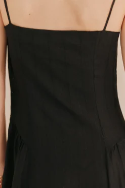 Leah. Vestido con godets